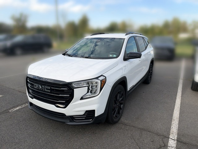 Used 2024 GMC Terrain SLE w/ Driver Convenience Package FWD image 1