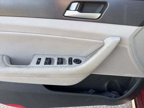 Used 2017 Hyundai Sonata Sport image 10