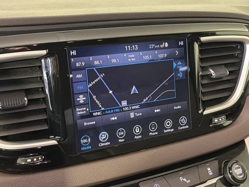 Used 2020 Chrysler Pacifica Touring-L image 24