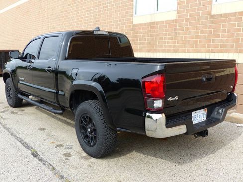 Used 2022 Toyota Tacoma SR5 AWD/4WD image 8