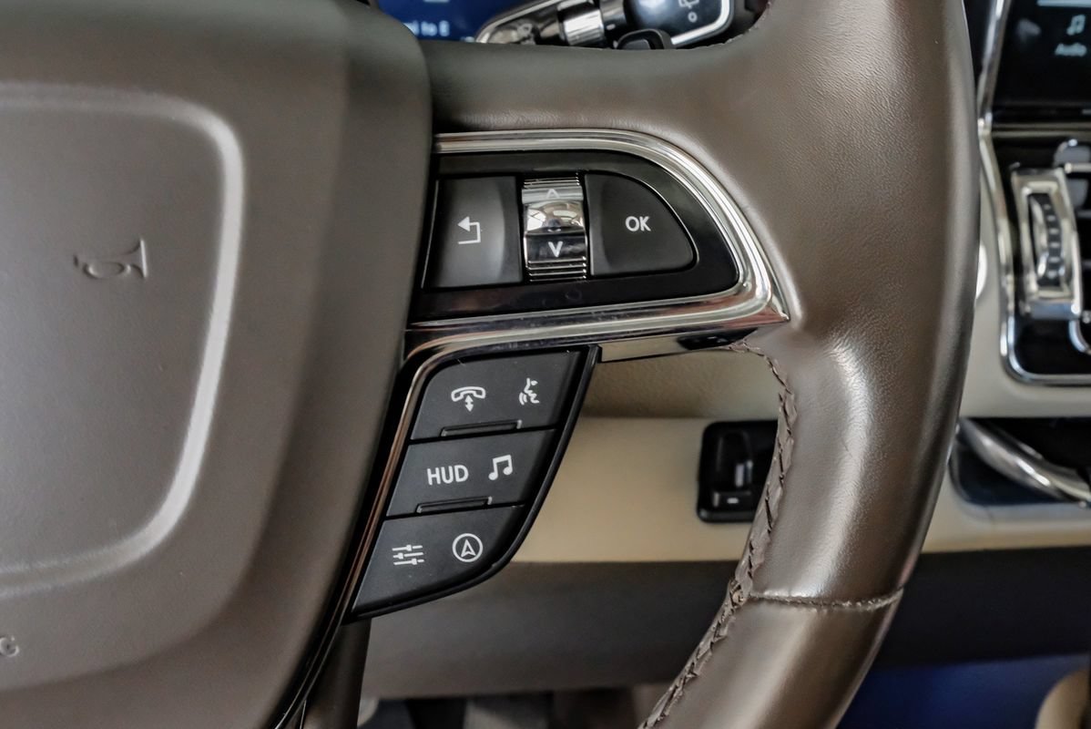 Used 2023 Lincoln Navigator L Reserve AWD/4WD image 17