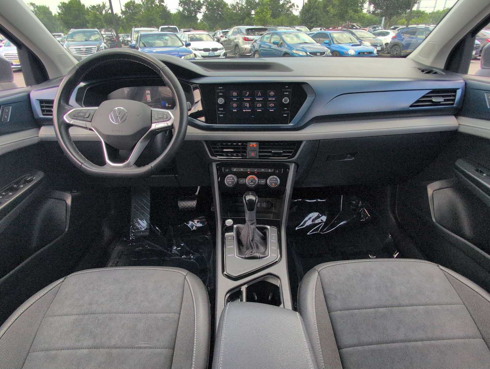 Used 2024 Volkswagen Taos SE FWD image 15
