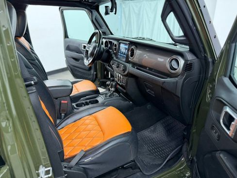 Used 2021 Jeep Wrangler Unlimited Sahara w/ Uconnect 4C Nav & Sound Group AWD/4WD image 38