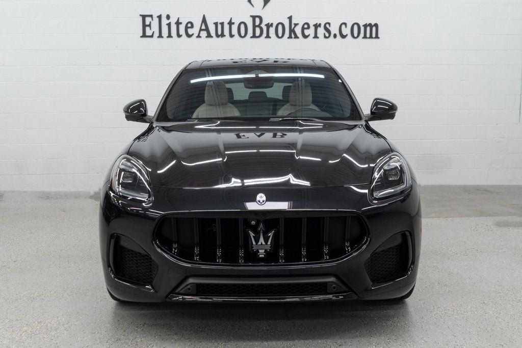 Used 2023 Maserati Grecale Modena AWD/4WD image 3