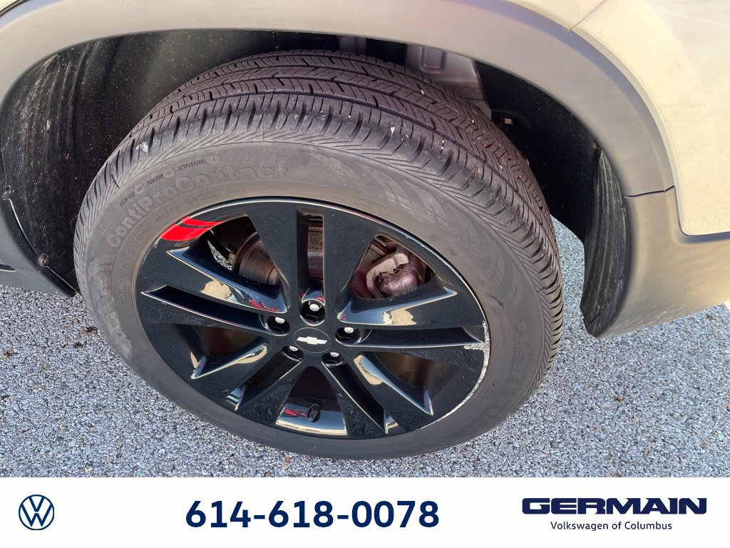 Used 2021 Chevrolet Trax LT w/ Redline Edition AWD/4WD image 17