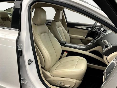 Used 2020 Lincoln MKZ w/ Convenience Package FWD image 7