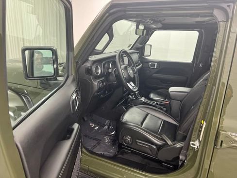 Used 2023 Jeep Wrangler Unlimited Sahara w/ Cold Weather Group AWD/4WD image 11