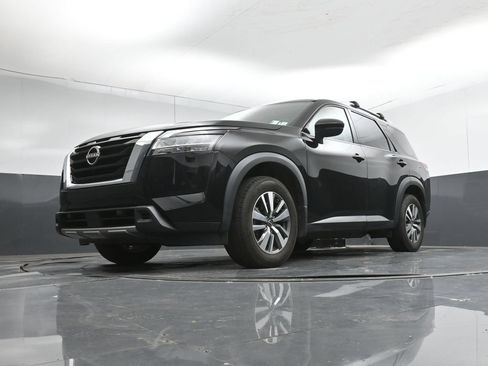 Used 2024 Nissan Pathfinder SL FWD image 43