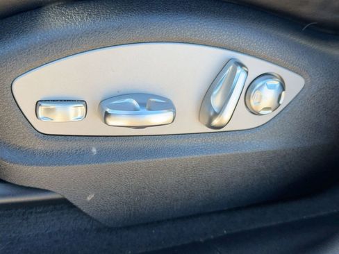 Used 2022 Porsche Macan S image 12