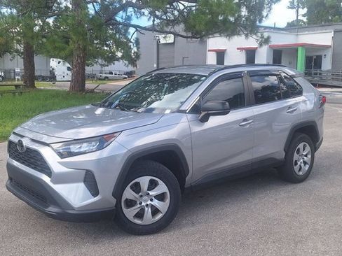 Used 2021 Toyota RAV4 LE FWD image 2