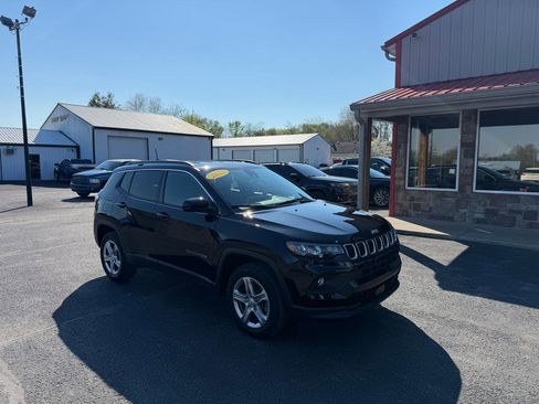 Used 2023 Jeep Compass Latitude w/ Convenience Group image 1