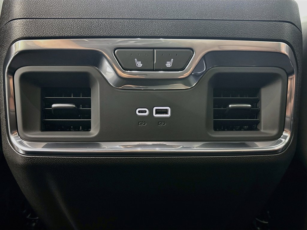 Certified 2025 GMC Sierra 3500 Denali Ultimate AWD/4WD image 30