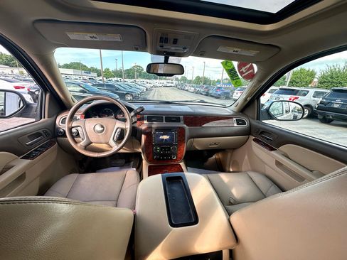 Used 2014 Chevrolet Suburban LTZ image 20