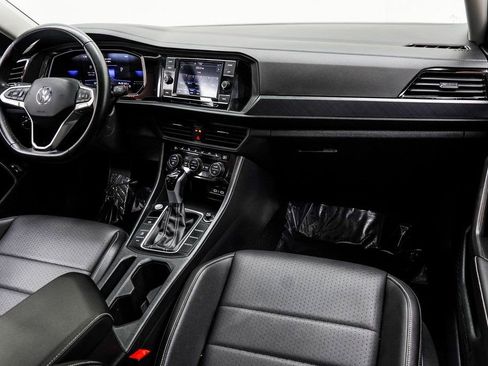 Used 2024 Volkswagen Jetta SE image 17