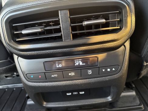 Used 2025 Honda Pilot EX-L image 26