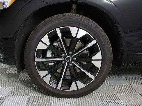 Certified 2026 Volvo XC60 B5 Plus AWD/4WD image 28