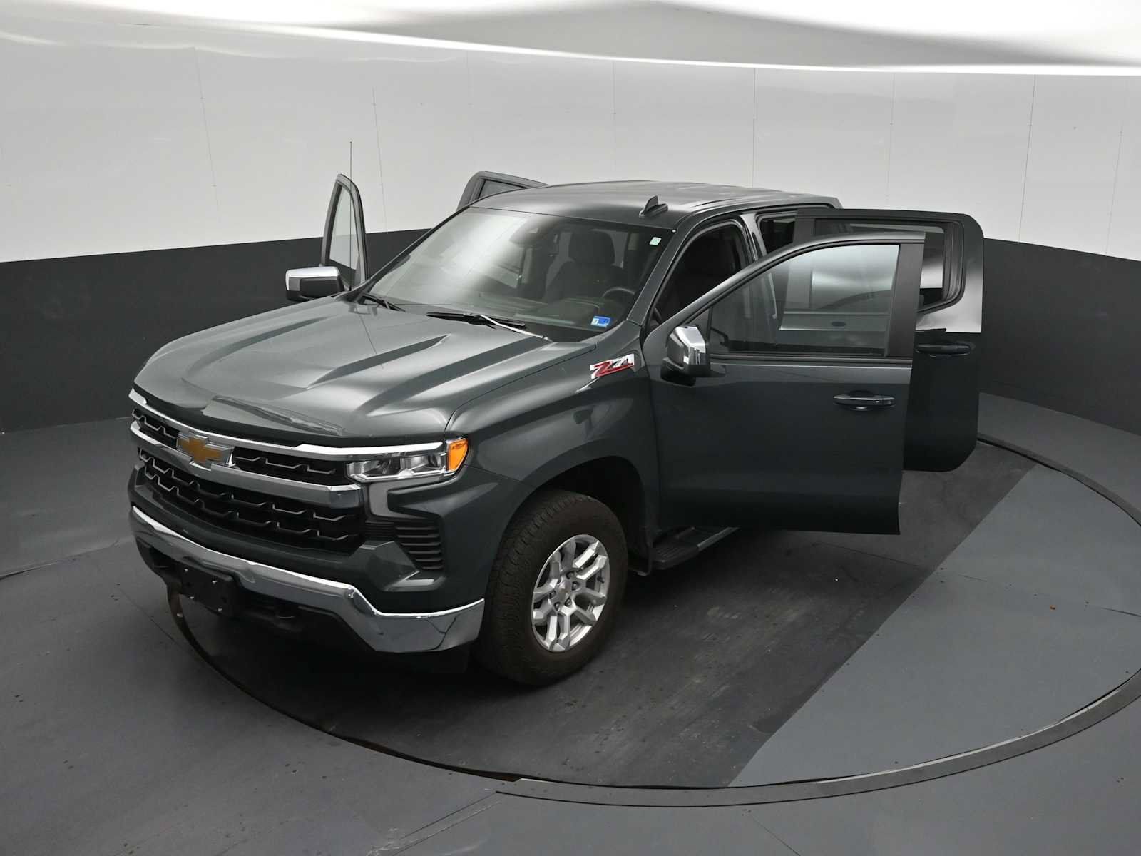 Used 2025 Chevrolet Silverado 1500 LT w/ Z71 Off-Road Package AWD/4WD image 27