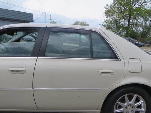 Used 2010 Cadillac DTS Luxury FWD image 37