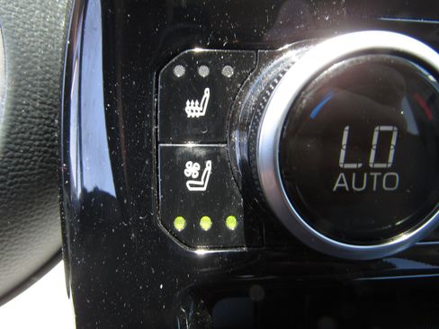 Used 2021 Toyota Highlander Limited AWD/4WD image 23