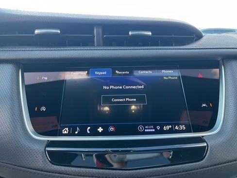 New 2025 Cadillac XT6 Luxury image 26