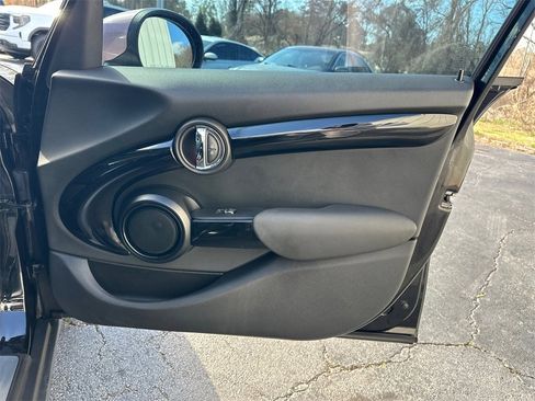 Used 2020 MINI Cooper 4-Door Hardtop image 15