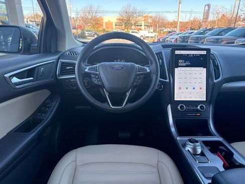 Used 2022 Ford Edge SEL w/ Convenience Package image 13