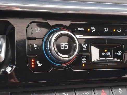 Used 2024 GMC Sierra 3500 Denali Ultimate image 25