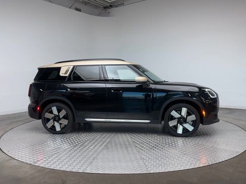 Used 2026 MINI Cooper Countryman S w/ Comfort Package Max image 4
