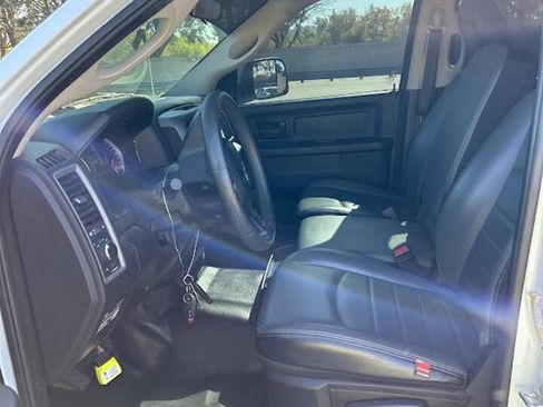 Used 2022 RAM 1500 Tradesman w/ Chrome Appearance Group image 10