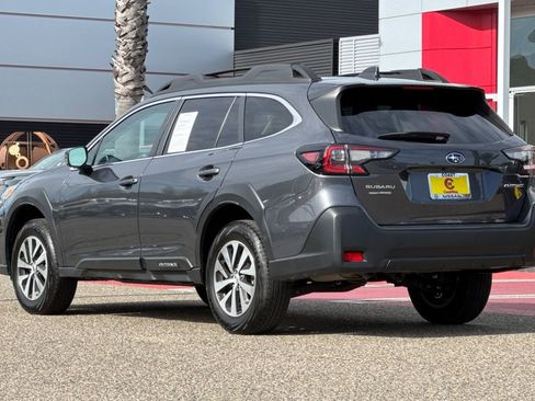 Used 2025 Subaru Outback Premium image 6