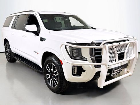 Used 2021 GMC Yukon XL AT4 w/ Rear Media and Nav Package AWD/4WD image 3