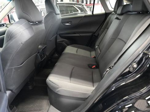 Used 2023 Toyota Venza LE AWD/4WD image 12