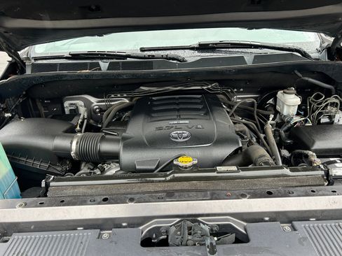 Used 2015 Toyota Tundra SR5 w/ SR5 Upgrade Package image 31