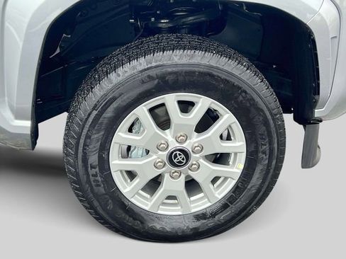 Certified 2025 Toyota Tacoma SR5 w/ SR5 Upgrade Package image 15