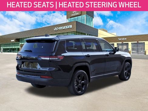 Used 2023 Jeep Grand Cherokee L Limited w/ Black Appearance Package AWD/4WD image 5