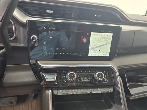 Used 2024 GMC Sierra 2500 Denali w/ Denali Reserve Package image 15