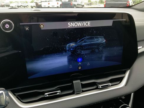 New 2026 Chevrolet Equinox LT w/ Convenience Package II FWD image 50