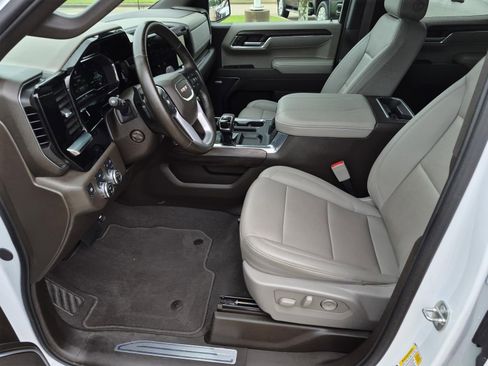 Used 2024 GMC Sierra 1500 SLT AWD/4WD image 11