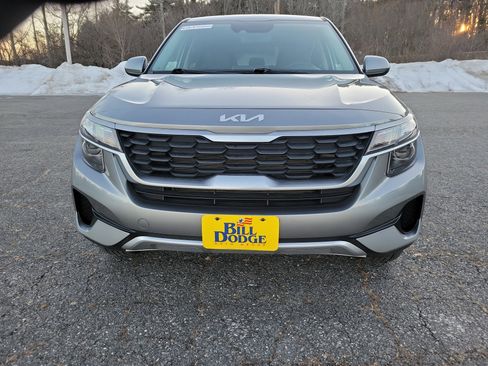 Used 2023 Kia Seltos LX image 2