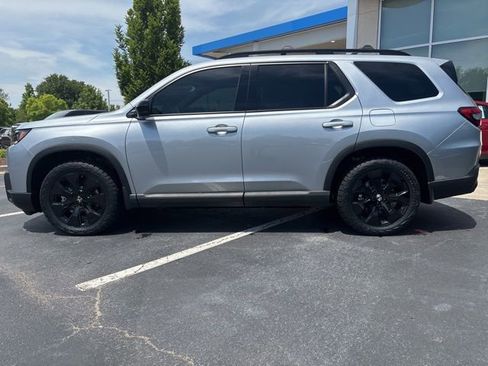Certified 2026 Honda Pilot Black Edition image 11