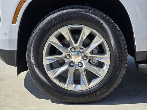 New 2026 Chevrolet Suburban Premier w/ Sun And Tow Package AWD/4WD image 8