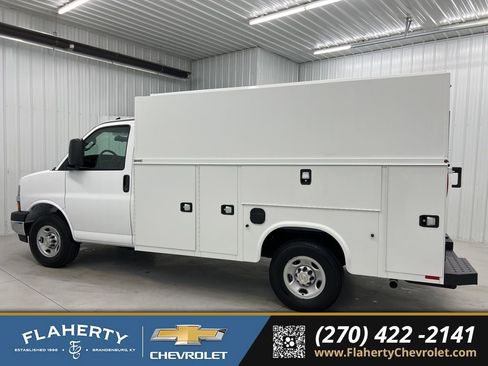 New 2026 Chevrolet Express 3500 w/ Power Convenience Package image 5