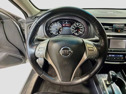 Used 2018 Nissan Altima 2.5 SL FWD image 13