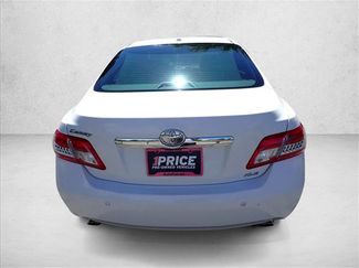 Used 2011 Toyota Camry XLE FWD video 3