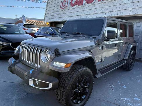 Used 2022 Jeep Wrangler Unlimited Sahara w/ Cold Weather Group AWD/4WD image 8