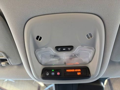 Certified 2022 Chevrolet TrailBlazer LT w/ LPO, Blackout Package image 6