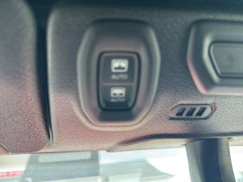 Used 2021 Jeep Wrangler Unlimited Rubicon AWD/4WD image 33