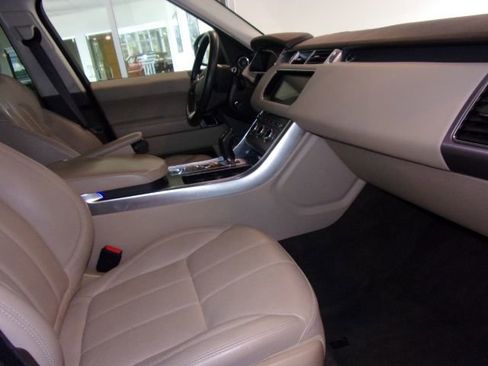 Used 2017 Land Rover Range Rover Sport HSE image 38