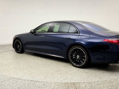 Used 2024 Mercedes-Benz S 580e 4MATIC Sedan w/ AMG Line image 7