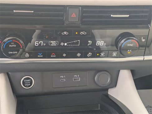 Used 2023 Nissan Rogue SL w/ SL Premium Package image 20